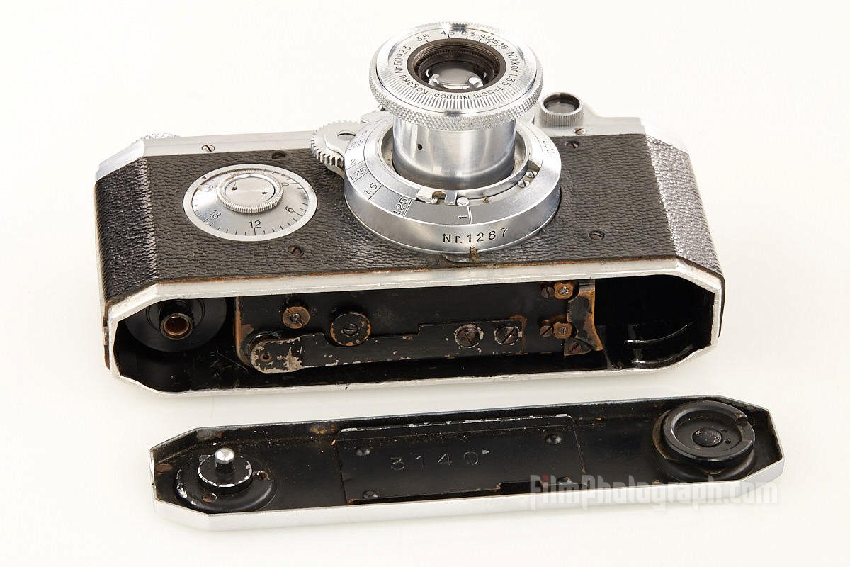 Canon Hansa, 1940 bottom baseplate