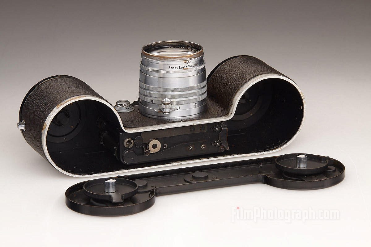 Leica 250GG Reporter camera 1941 bottom