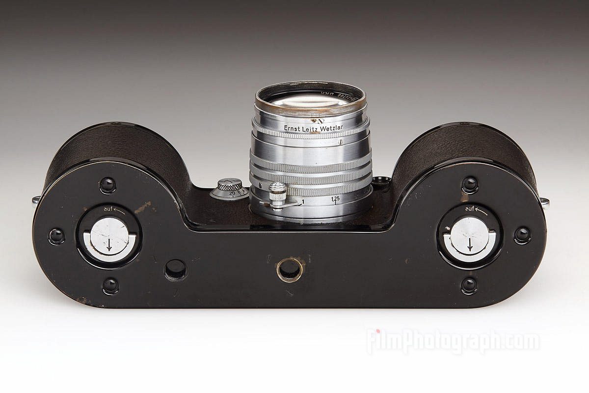 Leica 250GG Reporter camera 1941 bottom