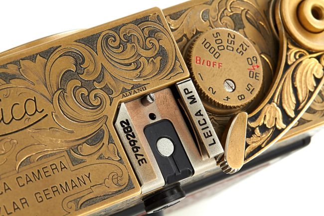 Leica MP John Botte, 1997 film winder hot shoe detail