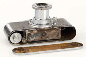 The Mistery 35mm RF camera baseplate removed