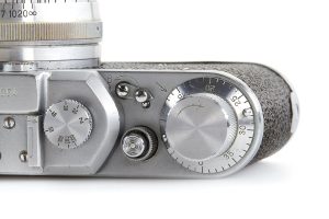 KMZ “Fed Zorki” rangefinder film camera, 1949 winder top