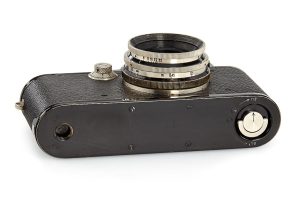 Leica III Tessar 8/28mm 1933 bottom view