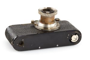 VOOMP II “Pioneer” rangefinder 35mm film camera bottom SN 686, 1935
