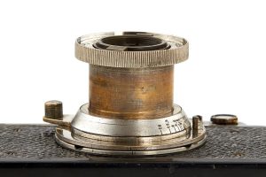 VOOMP II “Pioneer” rangefinder 35mm film camera lens bottom view SN 686, 1935