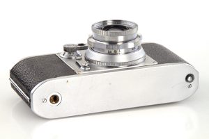 Minolta 35 I film rangefinder camera 1947 bottom
