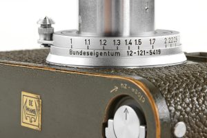 Leica M1 olive Bundeswehr Bundeseigentum military camera 1961 bottom