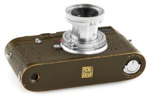 Leica M1 olive Bundeswehr Bundeseigentum military camera 1961 bottom profile