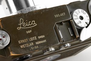 Leica M1 olive Bundeswehr Bundeseigentum military camera 1961 nameplate close-up