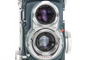 Minolta Miniflex 127 film TLR 1960 lenses front