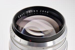 Carl Zeiss Jena T Biotar 1.5/75mm Contax mount 1954 front profile